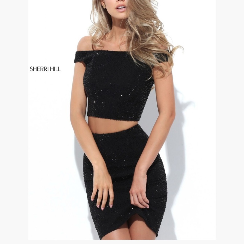 #50701 Sherri Hill Black Dress Black Size 2 - Picture 4 of 15